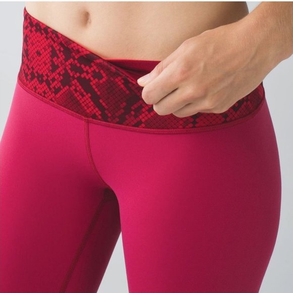 ululemon Wunder Under Crop III Reversible Pink - 4 - Picture 2 of 8